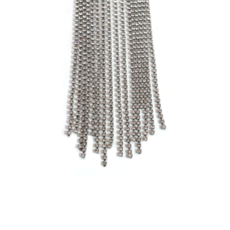 PU anyagú hajcsat bojtokkal és hosszú lánccal, kristályos kövek, elektrolitikus bevonattal, egyedi csomagolás