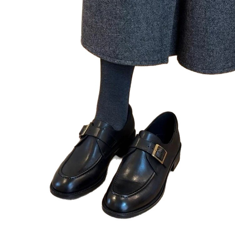 Ženske kožne loaferice s kopčom, zaobljeni vrh, srednje visoki potpetica 3-5 cm, slip-on, britanski stil
