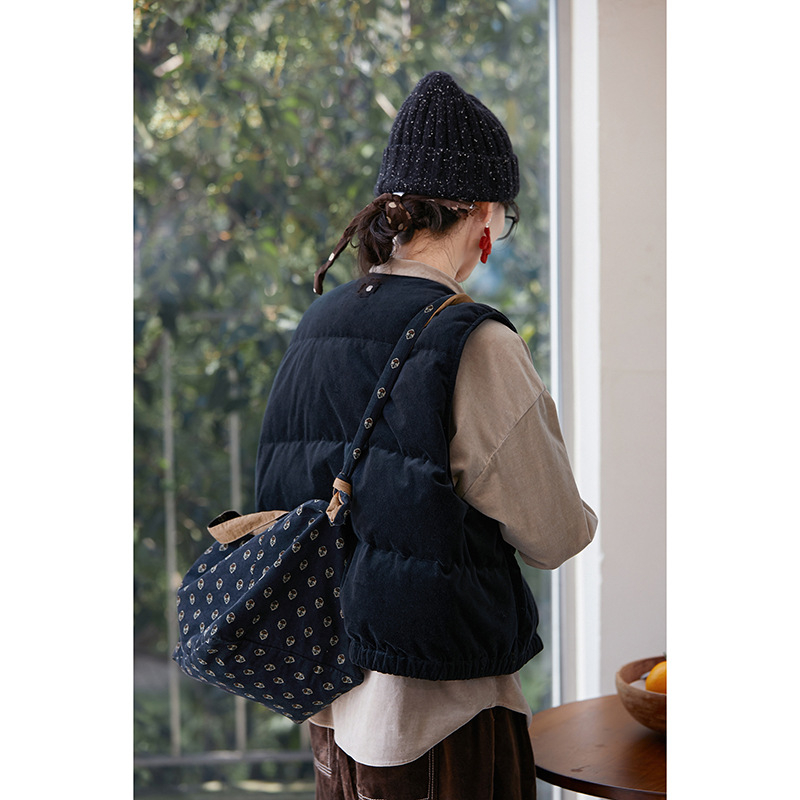 Раница с двойно използване и двустранен дизайн за носене на ръка и през рамо; памучен материал; дамски ежедневен стил; зимно издание 2024.