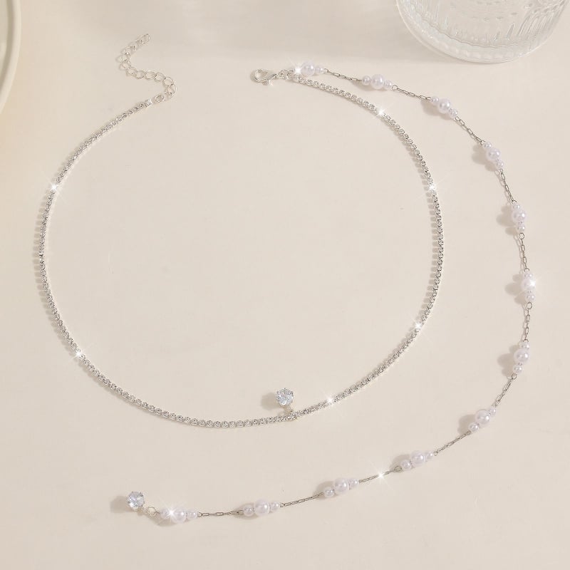 Гръбна верига с пискюлна висулка; електроплатиране; кристали; сплавно инкрустирани полускъпценни камъни