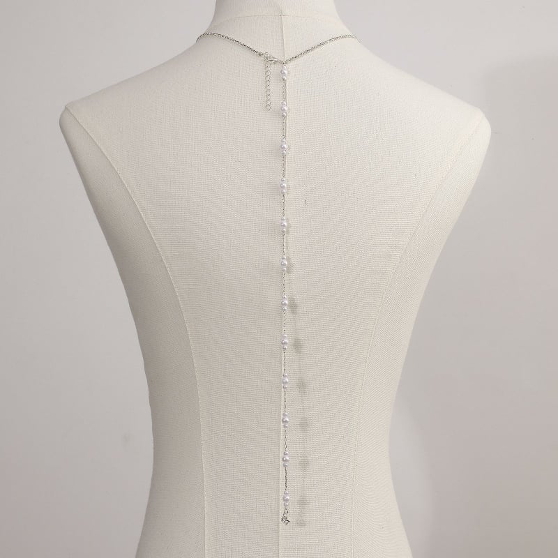 Гръбна верига с пискюлна висулка; електроплатиране; кристали; сплавно инкрустирани полускъпценни камъни