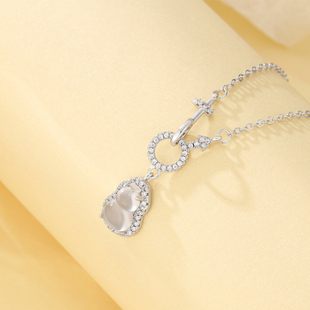 Meďný náhrdelník s meďným príveskom, krížová reťaz, geometrický dizajn, ľahký luxus štýl