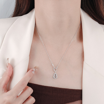 Meďný náhrdelník s meďným príveskom, krížová reťaz, geometrický dizajn, ľahký luxus štýl