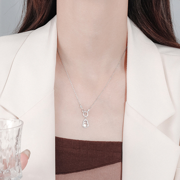 Meďný náhrdelník s meďným príveskom, krížová reťaz, geometrický dizajn, ľahký luxus štýl