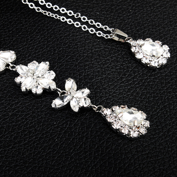 Xiyi Colier de corp pentru mireasă, pandantiv din rhinestone, mozaic de cristale albe, design geometric simplu pentru spatele rochiei