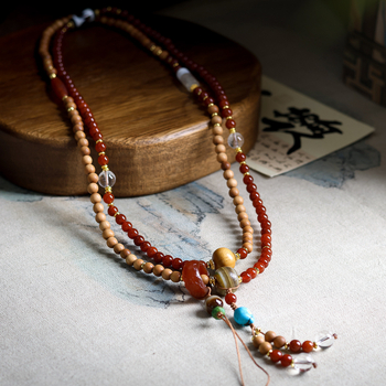 Lanț pentru telefon cu design diagonal, țesut manual, cu agat, lemn de santal și mărgele cu dinți de tigru