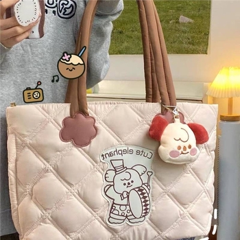 Tote soma, rudens-ziemas sezonai, pildīta ar pūiem, liela ietilpība, studentēm, plecā vai rokā, sievietēm (Forma: pils; Kategorija: laterna; Materiāls: Cits)