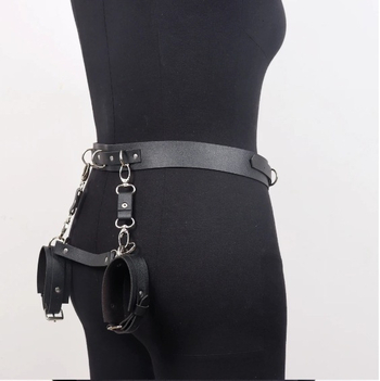 Bőr BDSM hám integrált levehető lábövvel, PU bőr, pin csattal, mind a négy évszakra, 2025 tavaszi megjelenés