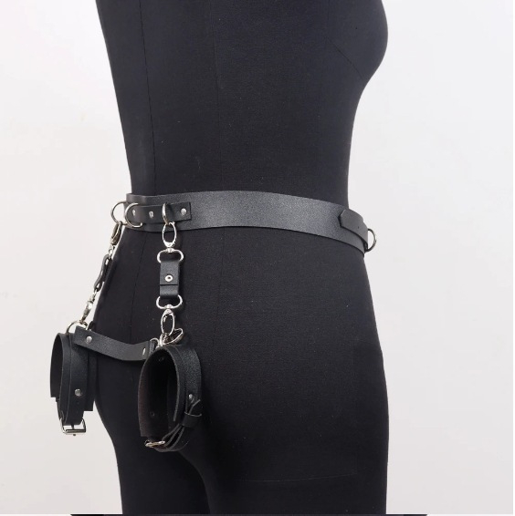 Bőr BDSM hám integrált levehető lábövvel, PU bőr, pin csattal, mind a négy évszakra, 2025 tavaszi megjelenés