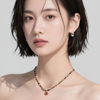 Colier cu pandant geometric, aur 18K, lanț tip corn, lucrat manual