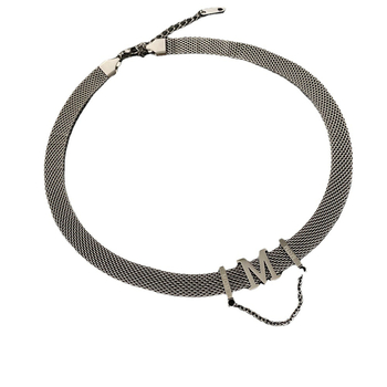 Colier cu pandantiv în formă de M din oțel titan, design geometric, stil Light Luxury, lanț regulat, strat unic