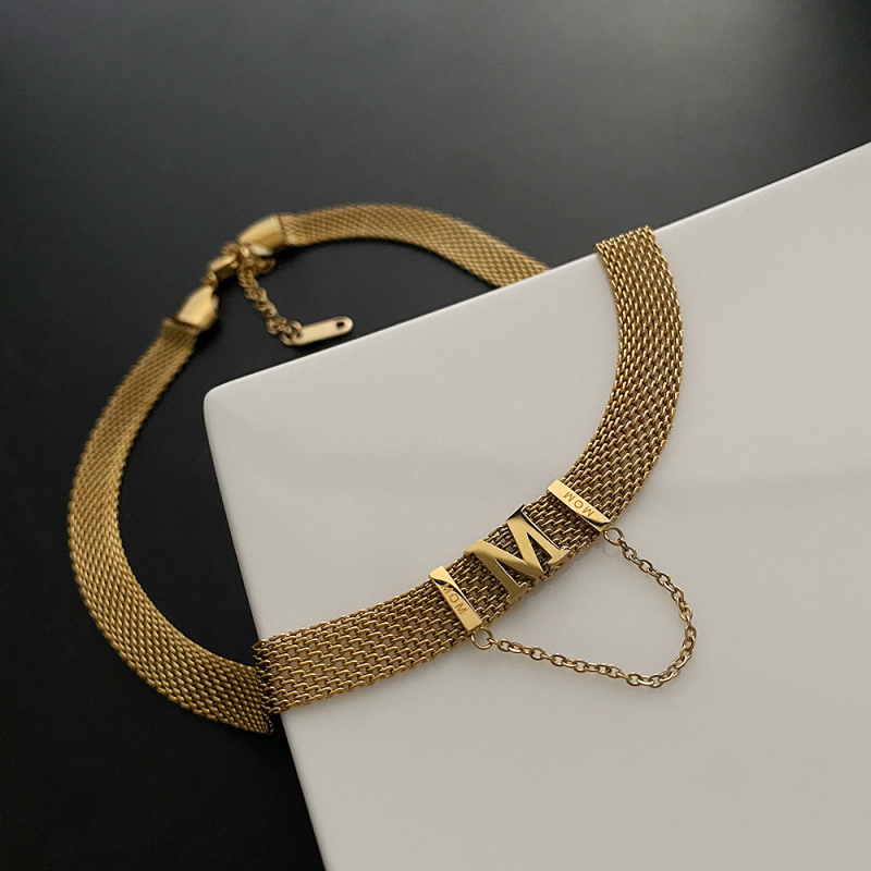 Colier cu pandantiv în formă de M din oțel titan, design geometric, stil Light Luxury, lanț regulat, strat unic