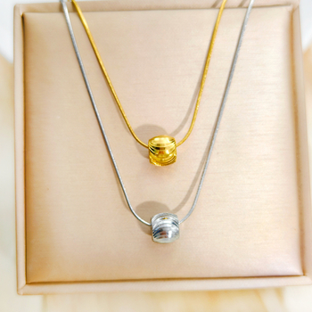 Colier – oțel titan, placare PVD auriu, lanț rotund de tip șarpe, pandant din oțel inoxidabil 316L, design multistrat în formă de val