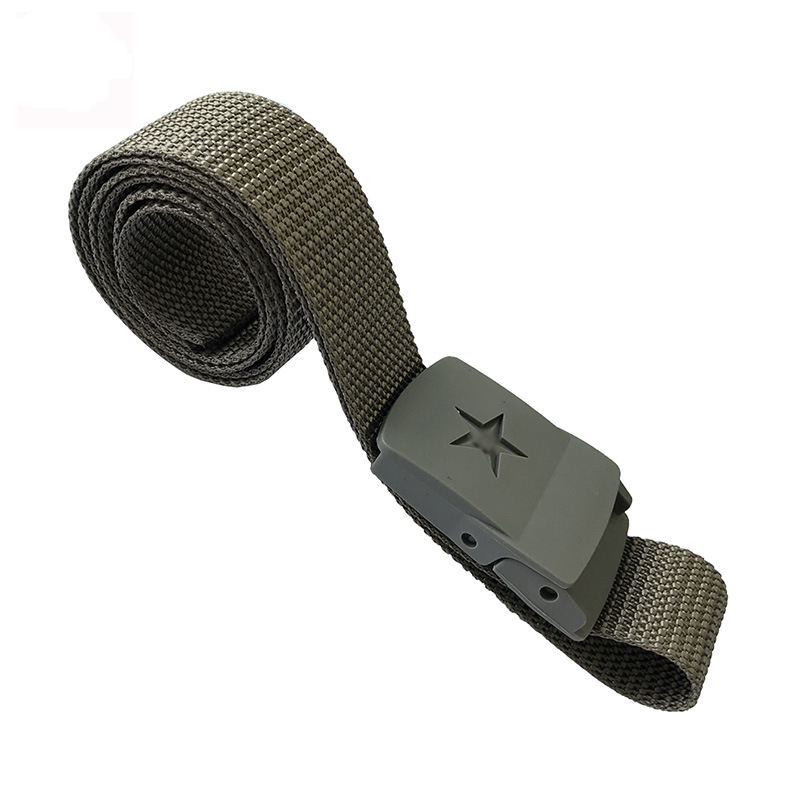 Taktički tkaninski pojas s petokrakom zvijezdom (materijal: tkanina; kopča: plastika; zatvaranje: gumb; širina: 2–4 cm)