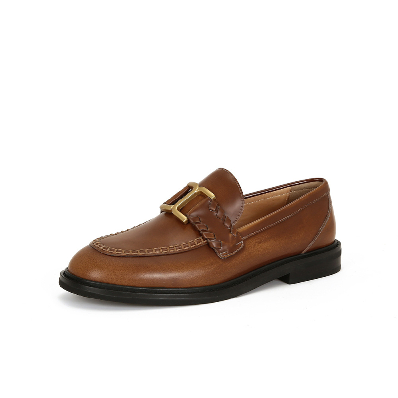 Női mokaszín mikroszálas felsőrésszel, retro stílus, kerek orr, középmagas sarok 3-5 cm, gumitalp