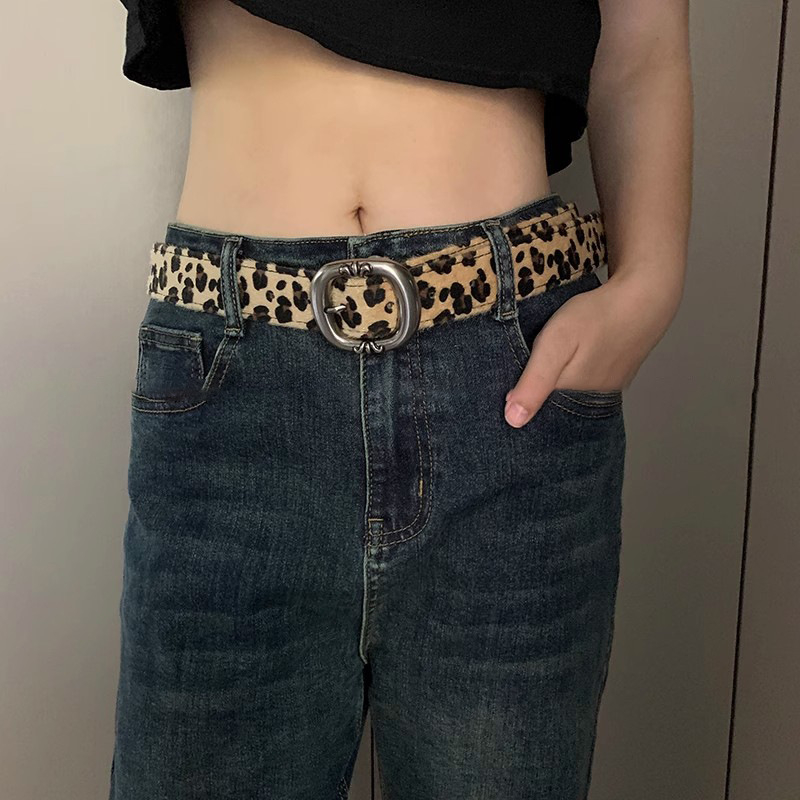 Leopárd mintás PU bőröv, ötvözet csattal, tűcsattal, unisex