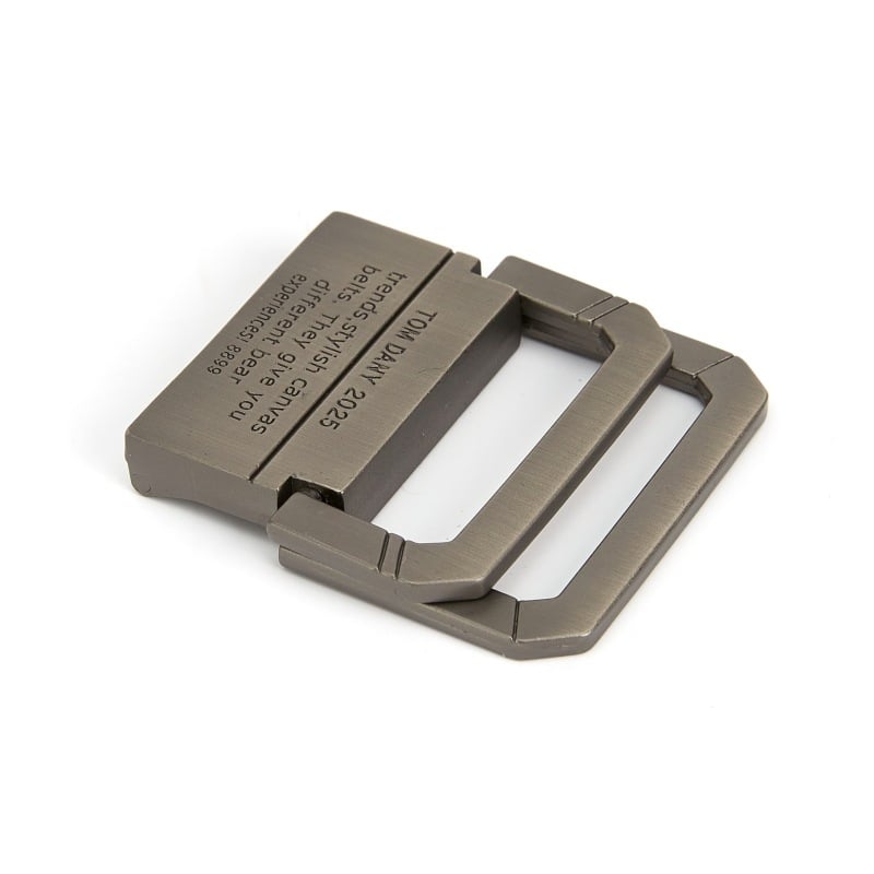 Lydinio diržo sagtis su dvigubu žiedu užraktu, D formos, plokščias sagtis