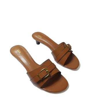 Za Női szandál egysoros pánttal és csattal, nyitott lábujj, magas sarkú, első réteg marhabőrből, belső szövet, gumi talp, nyár 2025