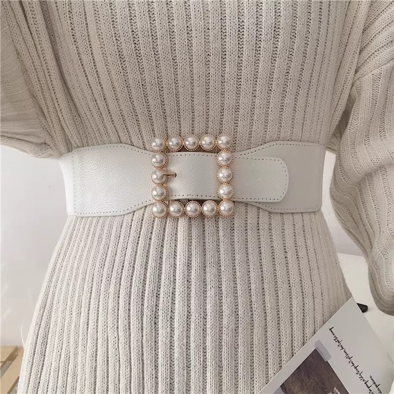 Brățară în stil european și american cu perle, talie elastică și cataramă decorativă; piele artificială, cataramă din aliaj, închidere cu știft, lățime peste 4 cm, origine Jinhua