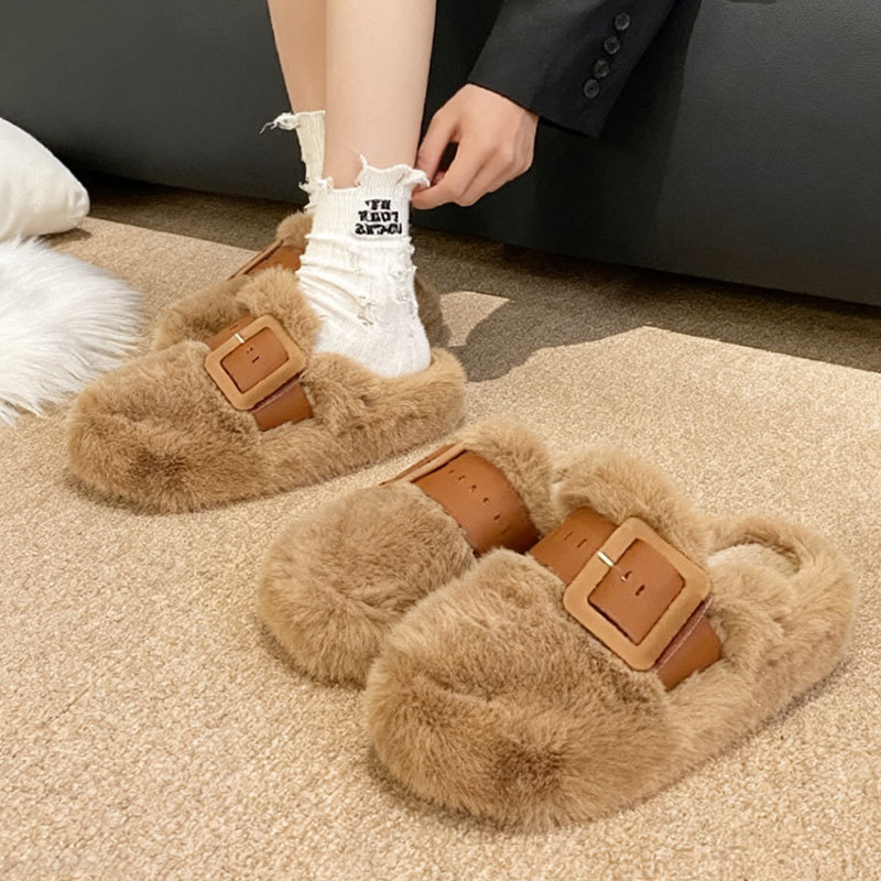 Női vastag talpú papucs, felső rész műplüss, belső műszőr, gumitalp, övcsattal ellátott dizájn, téli 2025