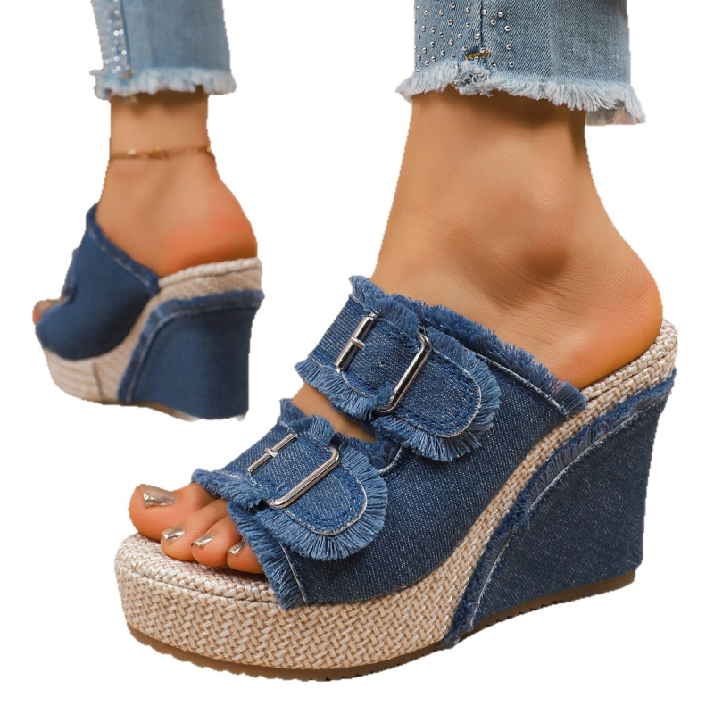 Női denim slip-on szandál övcsattal, kerek orr, vastag gumitalp, 6–8 cm-es sarkú