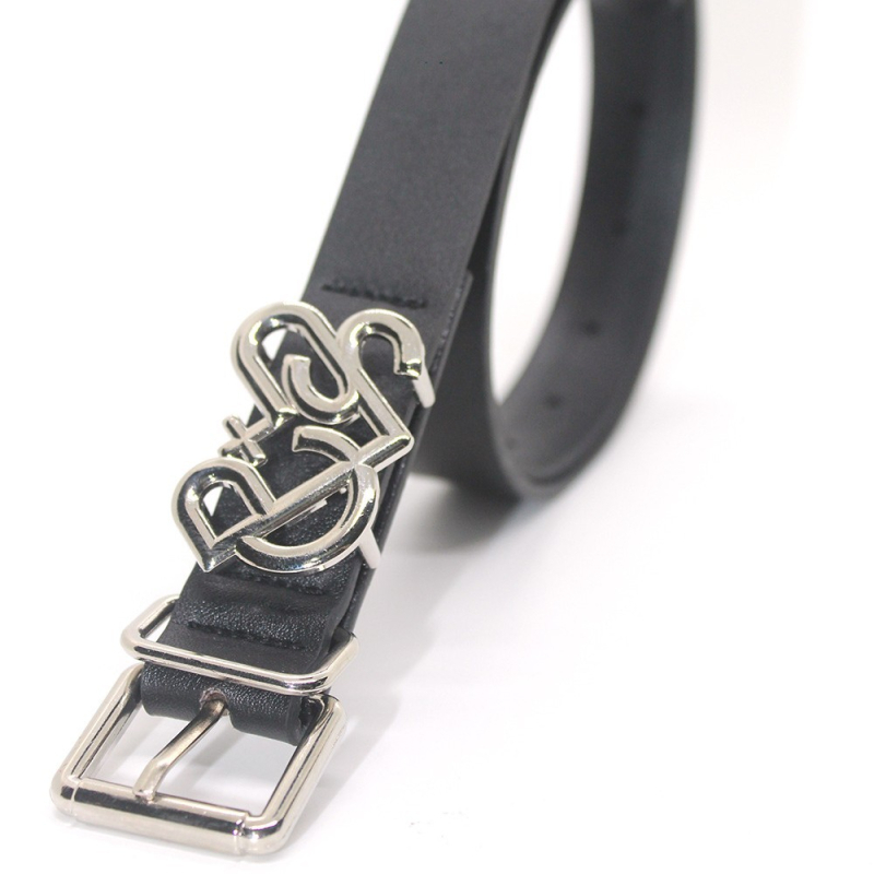 Curea din piele sintetică cu cataramă inimă-cruce, cataramă din aliaj, închidere cu știft, lățime 2-4 cm, finisare: perforare și placare electrolitică