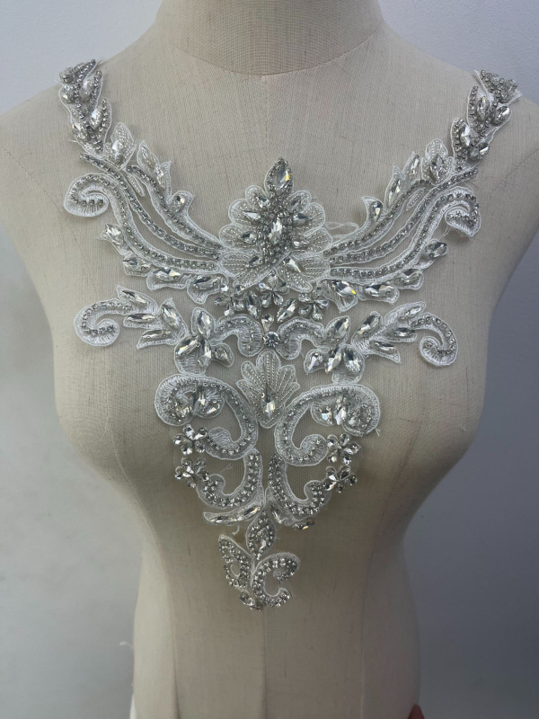 Veliki ovratnik cvijet od rhinestones perla za vjenčanu haljinu — materijal: rhinestone perla; pogodno za nošenje na glavu, haljice i odjeću (Hualin Accessories)