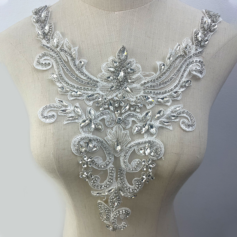 Veliki ovratnik cvijet od rhinestones perla za vjenčanu haljinu — materijal: rhinestone perla; pogodno za nošenje na glavu, haljice i odjeću (Hualin Accessories)