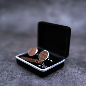 Подаръчен комплект маншетни копчета и клип за ръкавели: сплав, орехово дърво и месингови детайли, ретро стил, геометричен дизайн, лаково покритие XT-011