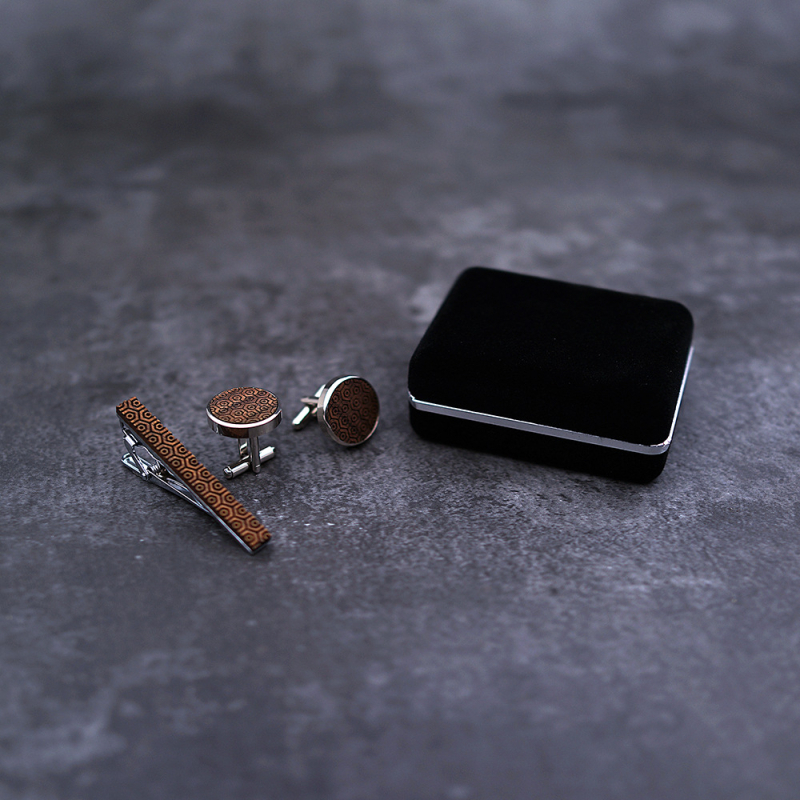 Подаръчен комплект маншетни копчета и клип за ръкавели: сплав, орехово дърво и месингови детайли, ретро стил, геометричен дизайн, лаково покритие XT-011