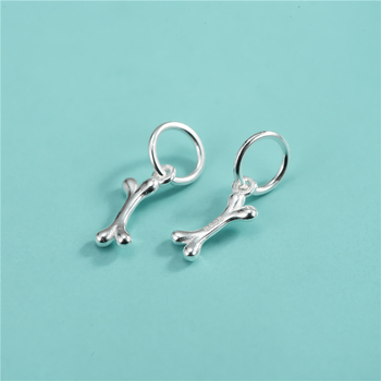 Κρεμαστό σε σχήμα οστού από ασήμι S925, ηλεκτροπλατίωση, κρυστάλλιες λεπτομέρειες