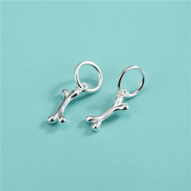 Κρεμαστό σε σχήμα οστού από ασήμι S925, ηλεκτροπλατίωση, κρυστάλλιες λεπτομέρειες