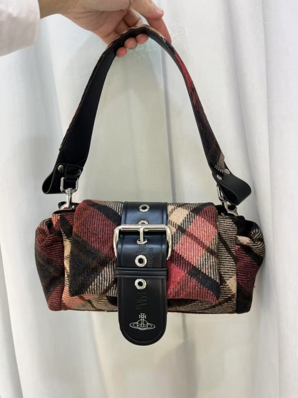 Sieviešu vilnas soma ar Saturn rakstu—retro stilā, loka formas soma, pārseguma aizvēršana, iekšējā rāvējslēdzēja kabata, poliestera oderējums