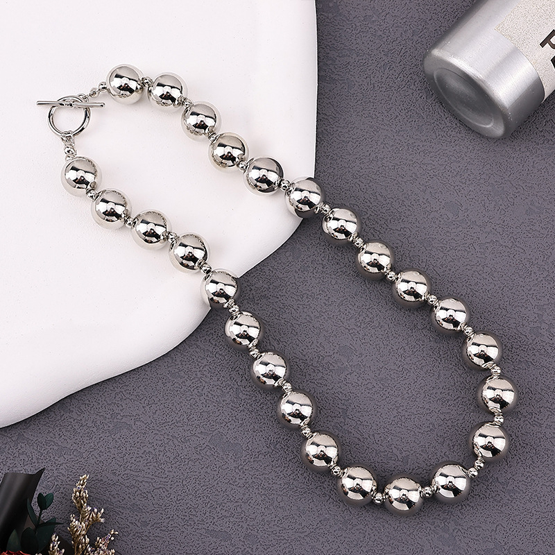 Colier clavicular cu mărgele, material CCB, placare electroplatică, design minimalist, primăvara 2025