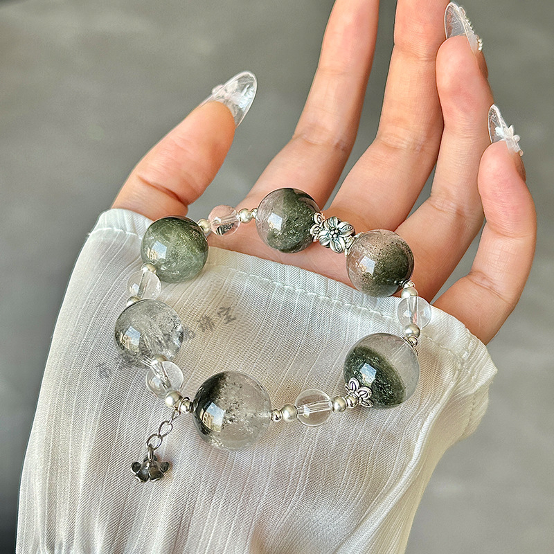 Típus: karkötő • Szellemkristály • Oldalsó kövek nélkül • Könnyed luxus stílus • 2025 tavasz