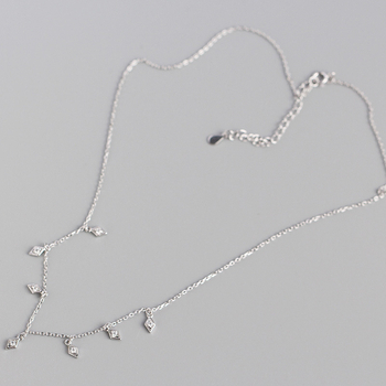 Colier din argint 925 cu pandantiv geometric romb cu zirconiu, pe lanț în stil cruce