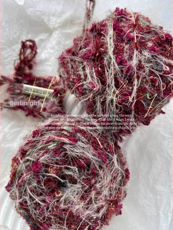 Nėrimas megztiniams ir megztiniams – rankomis sumaišytas siūlas, plunksnų tekstūra ir bobble efektas