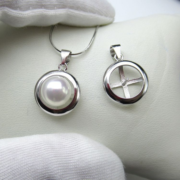 Висулка за огърлица от стерлингово сребро 925 – геометрична форма, перлен акцент