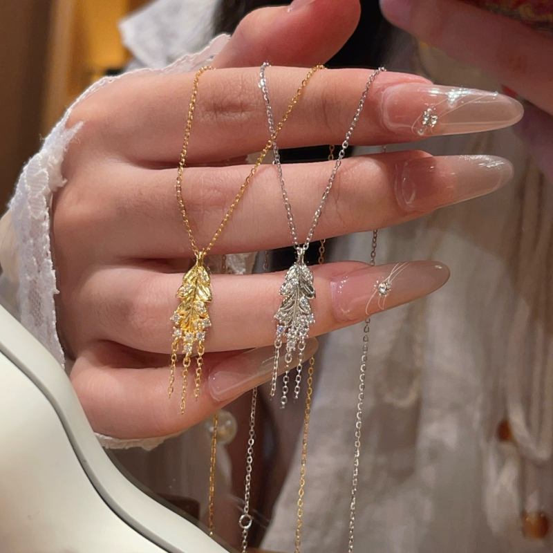 Colier din argint 925 cu motiv stea cu ciucuri și spic de grâu, inspirat de Hepburn, pentru femei