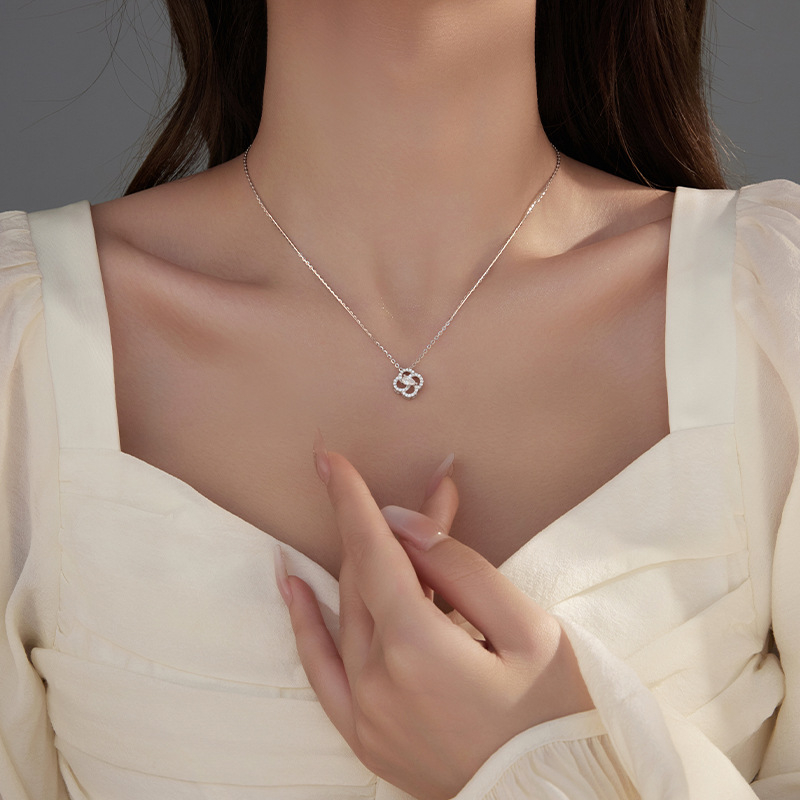 S925 ezüst nyaklánc négylevelű lóhere vízcsepp medállal, O-lánc, Cold Wind stílus, súly 2,1 g