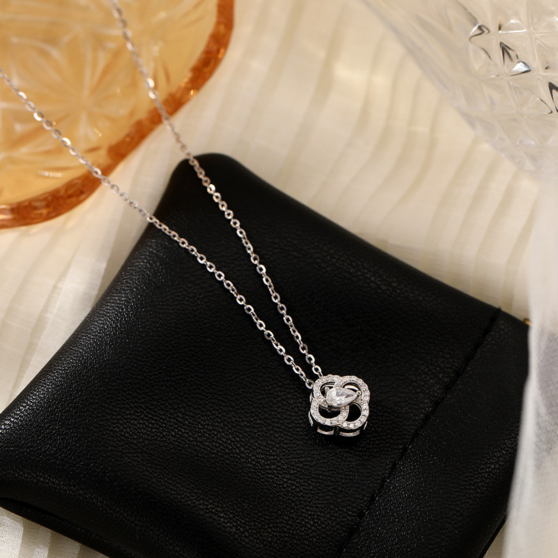 S925 ezüst nyaklánc négylevelű lóhere vízcsepp medállal, O-lánc, Cold Wind stílus, súly 2,1 g