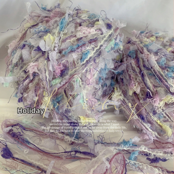 Rankomis maišyta siūlų vilnai skirta tiek mezgimui, tiek nėrimui; drugelio tipo siūlai; daugiasluoksnis mišinys