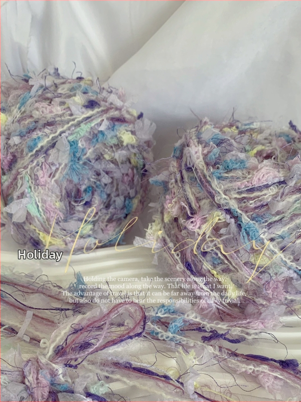 Rankomis maišyta siūlų vilnai skirta tiek mezgimui, tiek nėrimui; drugelio tipo siūlai; daugiasluoksnis mišinys