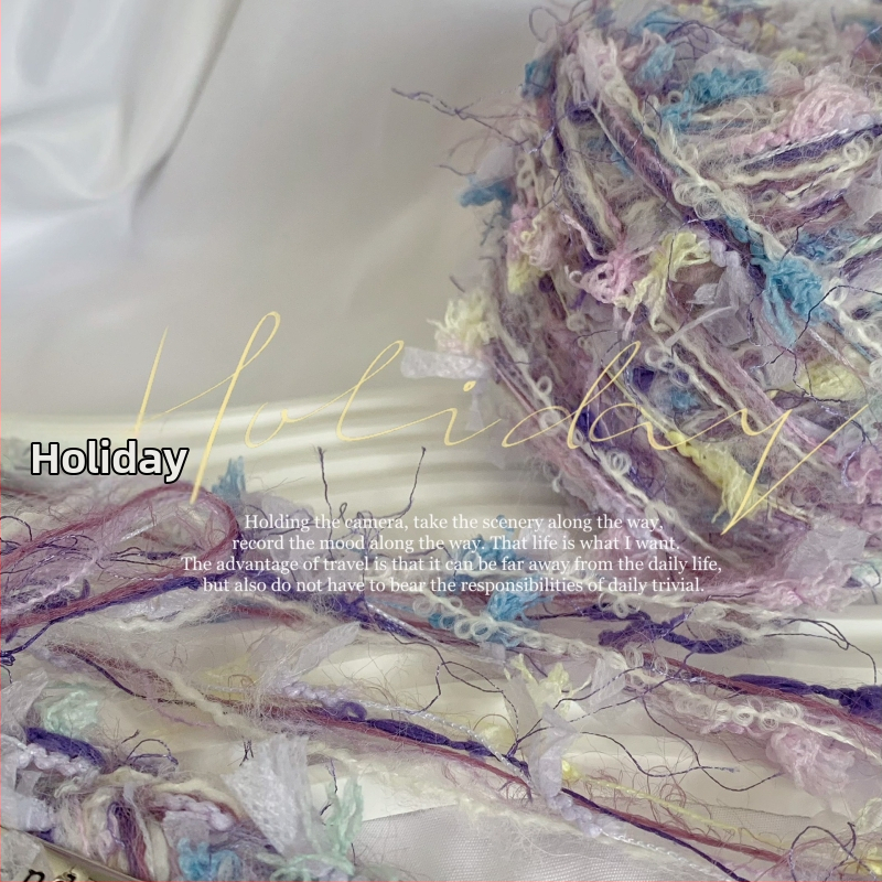 Rankomis maišyta siūlų vilnai skirta tiek mezgimui, tiek nėrimui; drugelio tipo siūlai; daugiasluoksnis mišinys