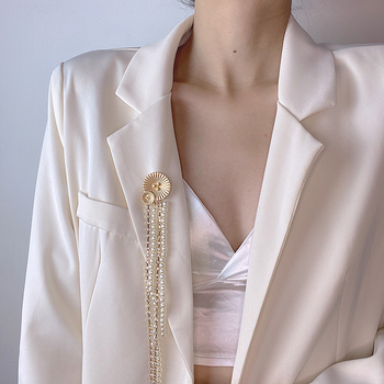 Broš - Vintage luksuzna broš s rhinestones i perlom, tassel dizajn, cvjetni stil, dugačak dizajn (Materijal: Legura; Stil: Žene, sladak hladan stil; Ukras: Cvijeće; Obrada: Dijamant; Funkcija: Dekoracija)