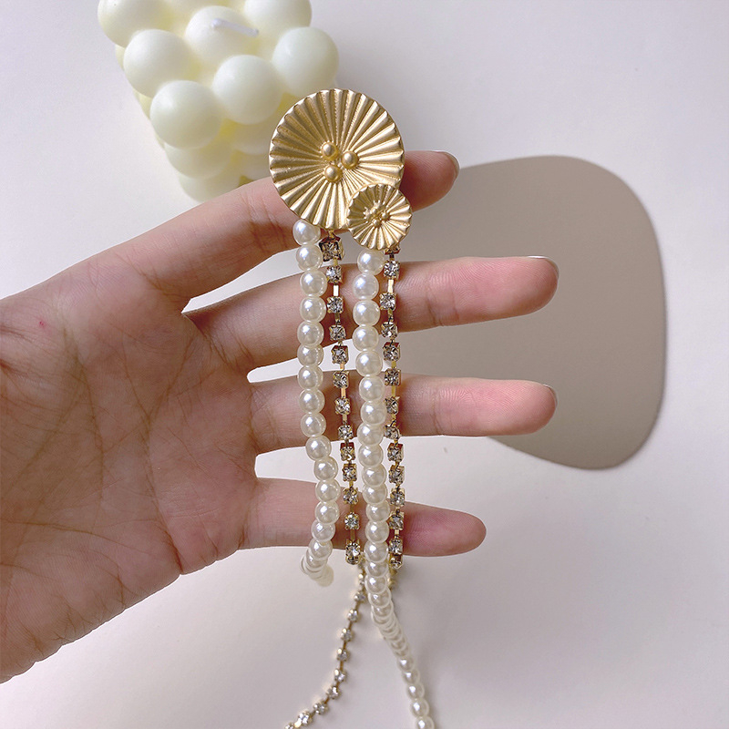 Broš - Vintage luksuzna broš s rhinestones i perlom, tassel dizajn, cvjetni stil, dugačak dizajn (Materijal: Legura; Stil: Žene, sladak hladan stil; Ukras: Cvijeće; Obrada: Dijamant; Funkcija: Dekoracija)