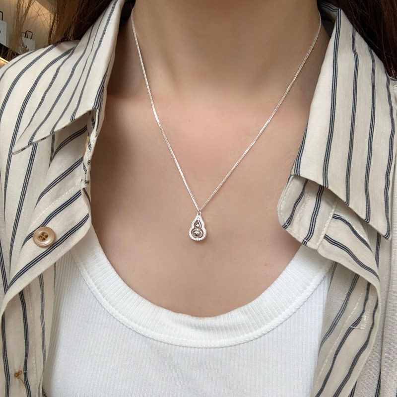 Ogrlica od 925 srebra s geometrijskim privjeskom, kineski stil (Materijal: 925 srebro; Obrada: elektroplating; Marka: Taiya; Oblika: Geometrijska)