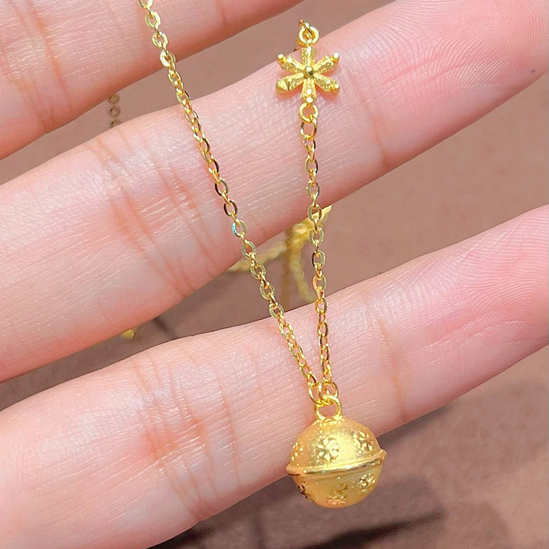 Ogrlica s božićnim drvetom, zvjezdicom i snježnim zvončićem | Materijal: ekološki prihvatljiva bakar, Premaz: elektropliranje, Privjesak: legura, Lanaс: običan lanac, Za žene