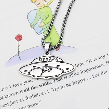 Ogrlica s privjeskom svemirskog broda od titan čelika, s perlovim lancem, duljina 51–60 cm, INS stil, osobni modni stil.