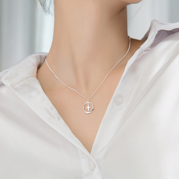 Ogrlica s križnim lancem i geometrijskim privjeskom, elektroplakirani završetak, unisex